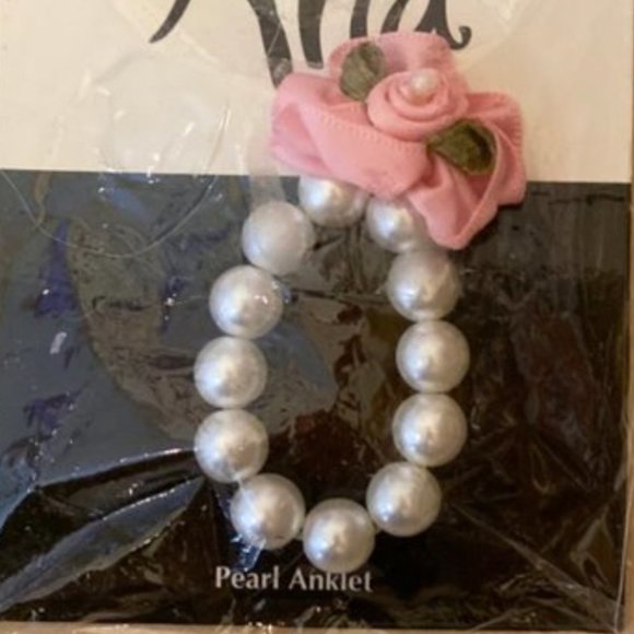 🎉HP 🎉 Aria Pearl Rose Anklet - FIRM $ - Picture 2 of 2